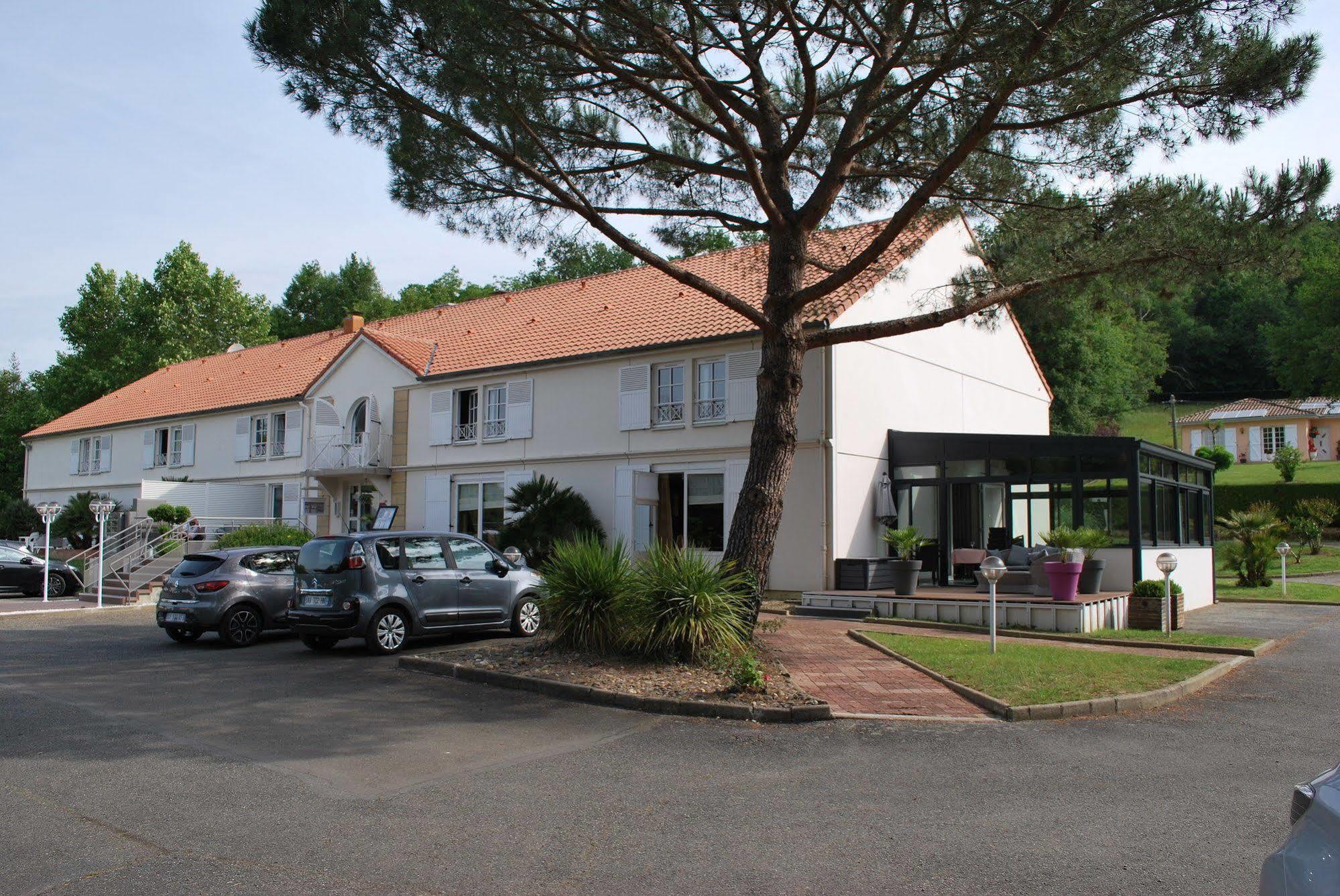 Hotel Le Relais Des Champs Эжени-ле-Бен Экстерьер фото